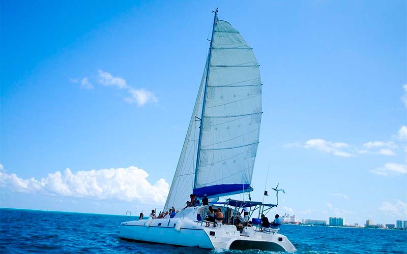 catamaran isla mujeres tour catamaran boat in the waters of the caribbean sea off isla mujeres