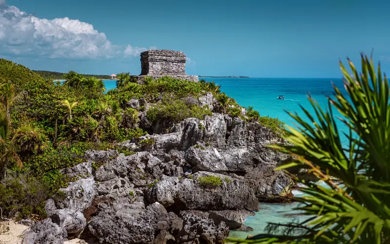 Ruinas de Tulum frente al mar