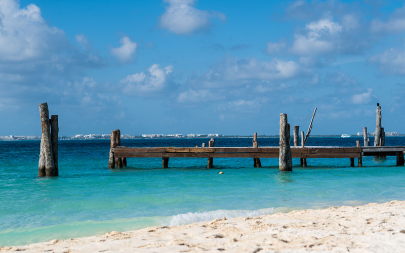Playa libre de sargazo en Isla Mujeres