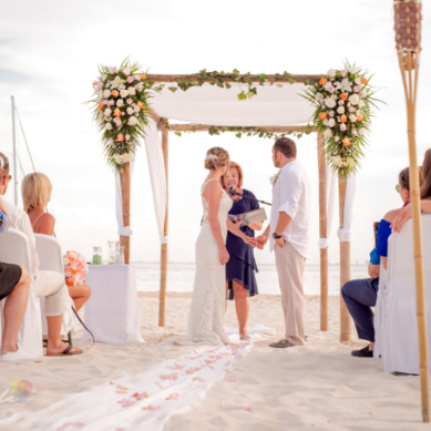 Wedding ceremony at Playa Norte, Isla Mujeres, Mexico