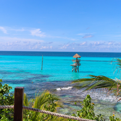 Detalle del mar del caribe, con aguas color turquesa