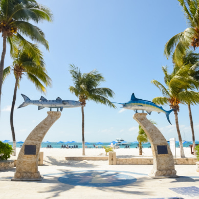 Escultura en el paseo Marítimo de Isla Mujeres