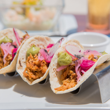 Plato de tacos mexicanos en Isla Mujeres