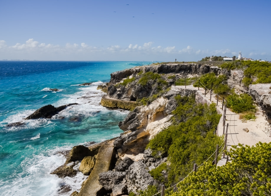 Acantilados en Punta Suer en Isla Mujeres