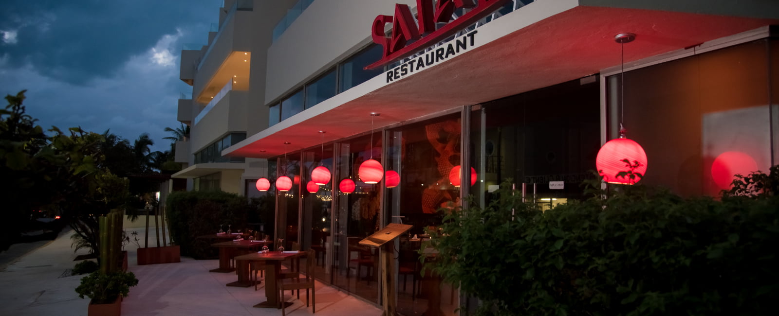 Small terrace and entrance of the Satay restaurant