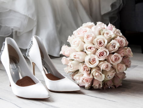 Shoes and flowers in the Suite
